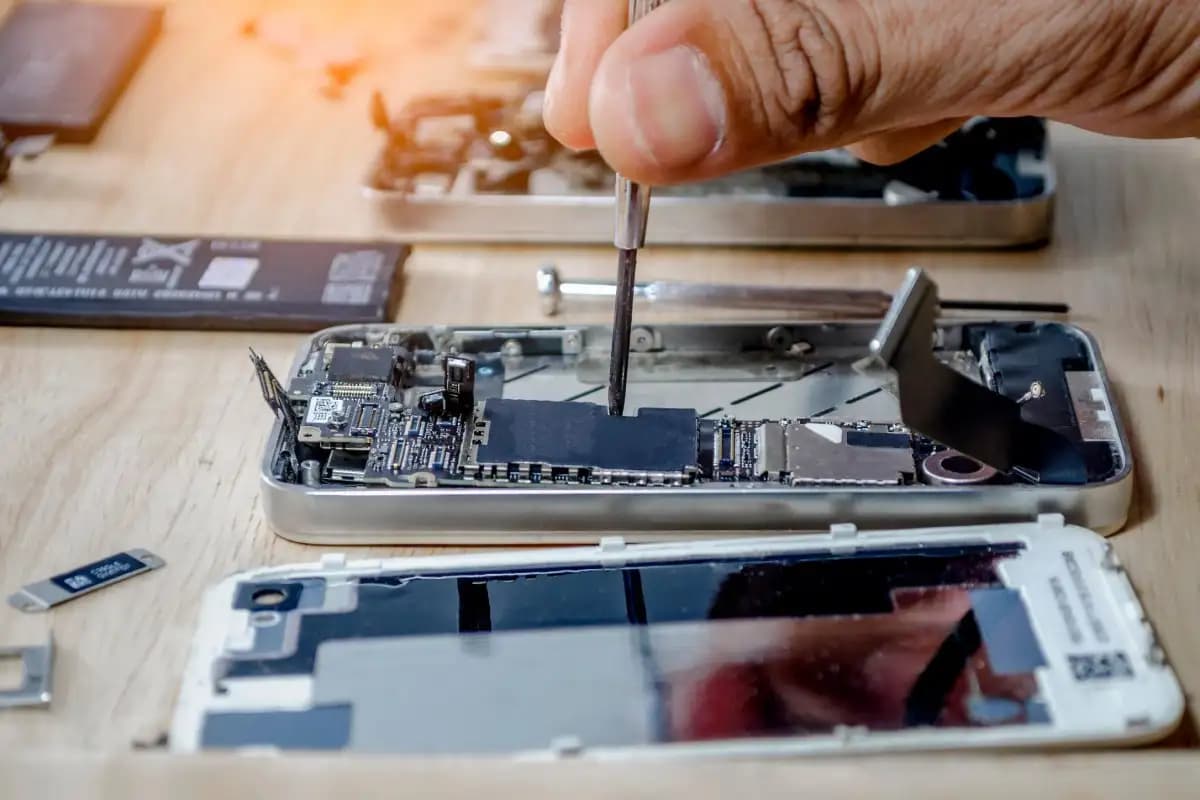 Ihr iPhone in besten Händen: Erfahrene Reparaturdienste in München