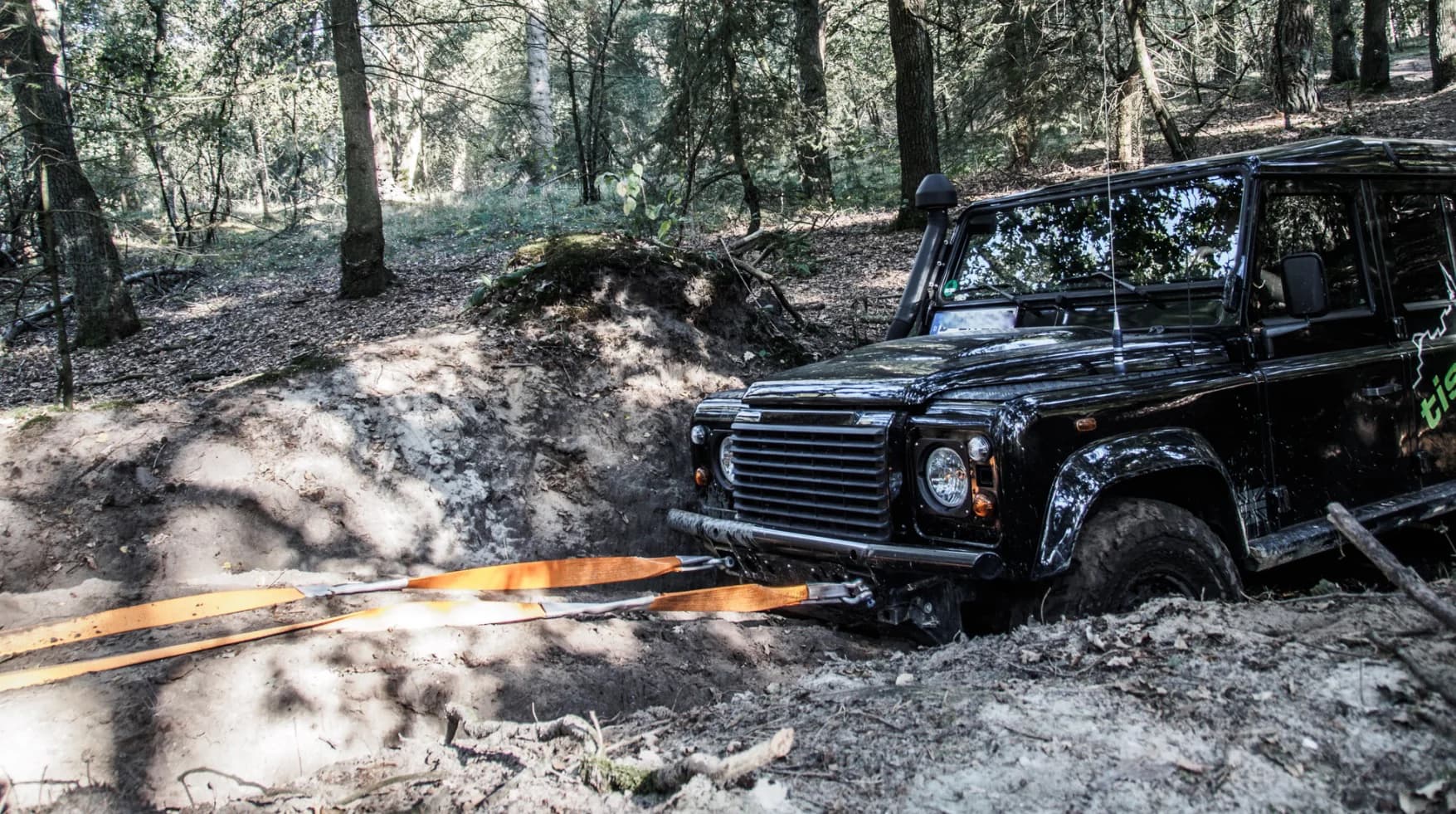 Techtradesystem Offroad Zubehör: Hochwertige Seilwinden für anspruchsvolle Offroad-Abenteuer