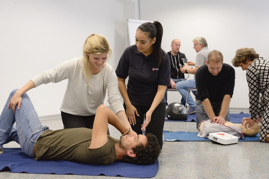 Erste-Hilfe Kurs München: Sicherheitstraining für den Ernstfall absolvieren