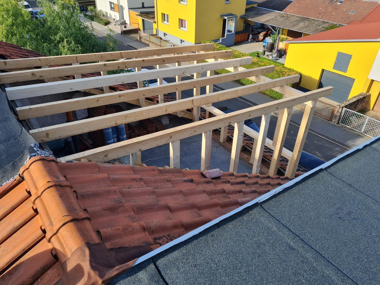 Dachdecker in der Nähe vergleichen mit Meister-Job