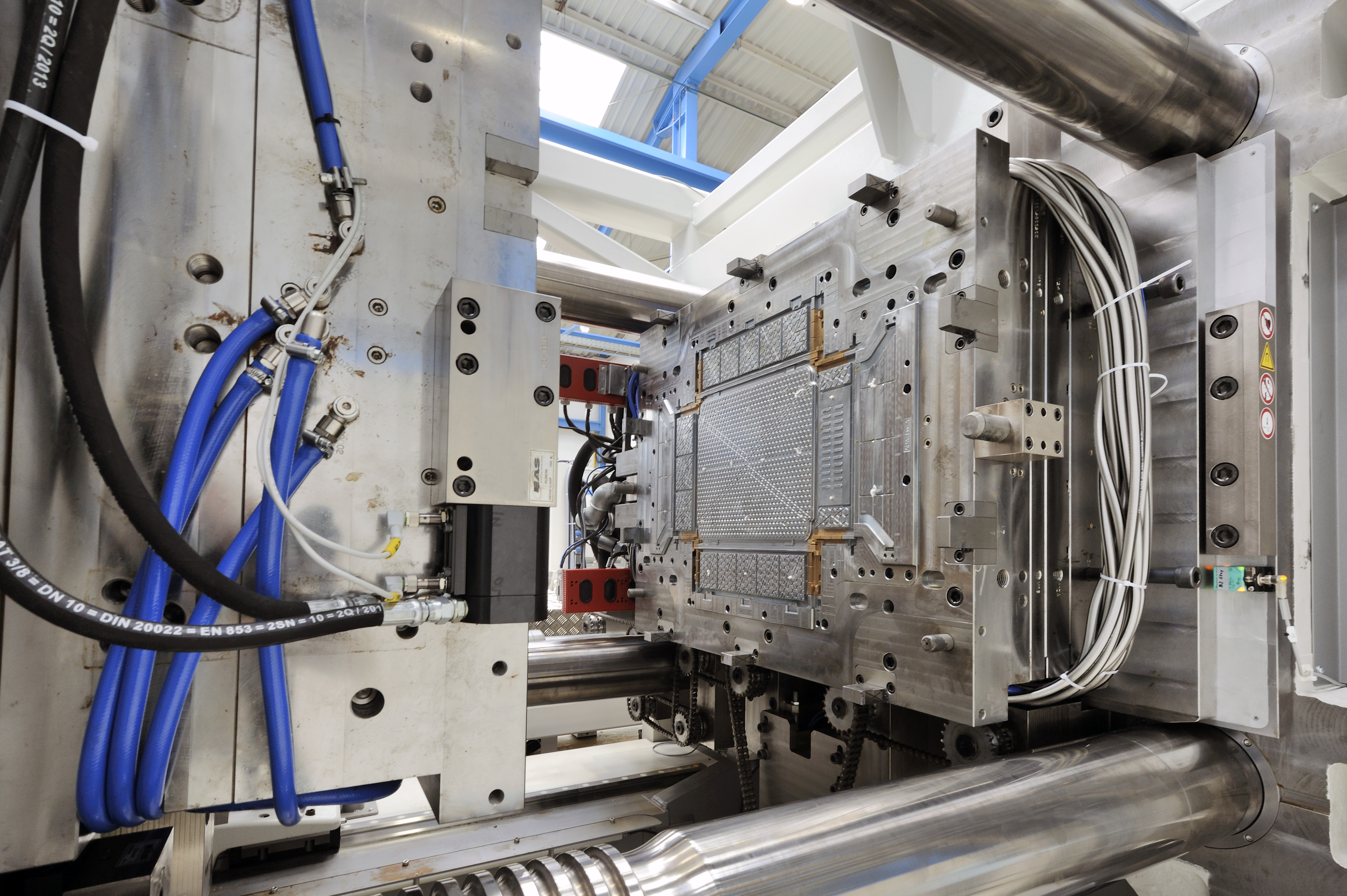 Maxnext GmbH: Spritzguss 2k Kunststoffteile einfach online bestellen – Von Werkzeugbau bis Prototypenfertigung
