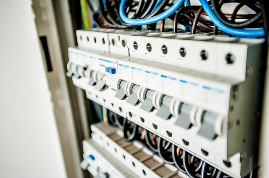 DGUV und VDE: Richtlinien für die Prüfung ortsveränderlicher elektrischer Betriebsmittel