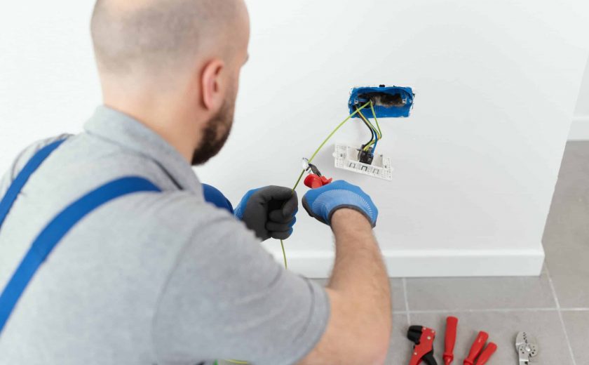 Wie die UVV Prüfung die Funktionalität Ihrer elektrischen Anlagen im Rahmen der DGUV V3 Prüfung sichert