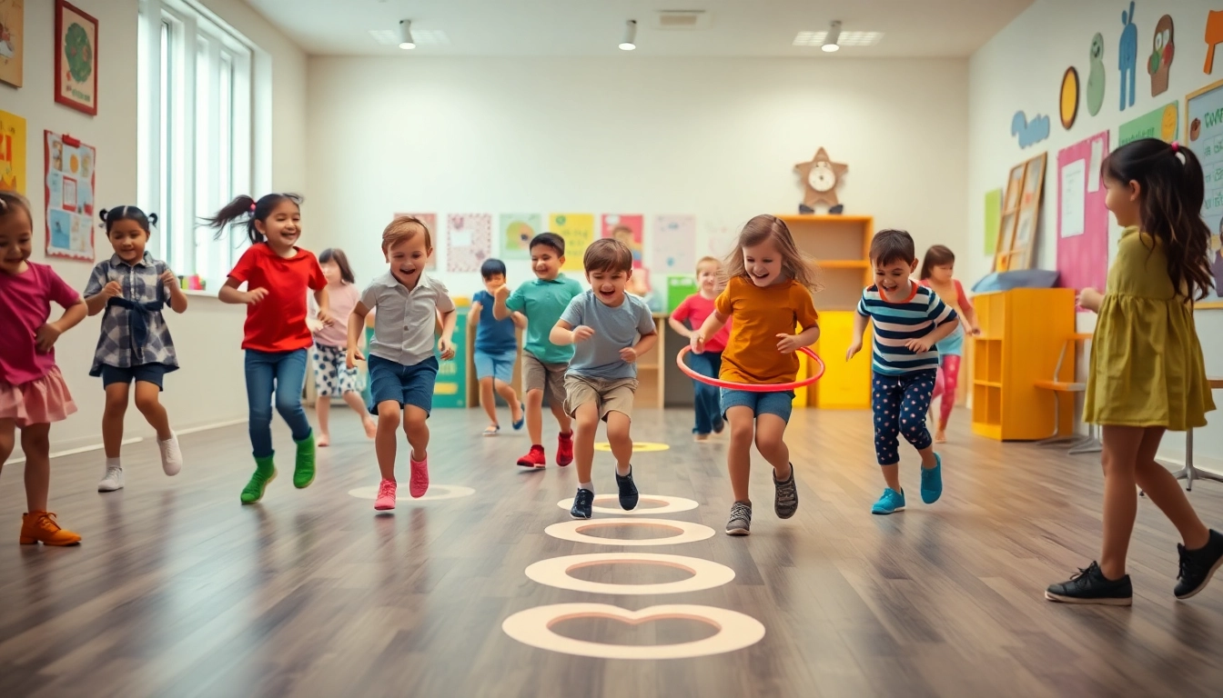 Kinder spielen Bewegungsspiele drinnen, mehr dazu lesen fuer kreative Ideen.